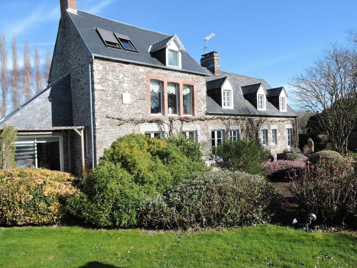 Gite De Charme "La Maison Saint-Leonard" Avec Piscine, Spa, Vue Sur Le Mont Saint-Michel Vains エクステリア 写真