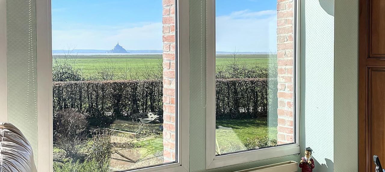 Gite De Charme "La Maison Saint-Leonard" Avec Piscine, Spa, Vue Sur Le Mont Saint-Michel Vains エクステリア 写真